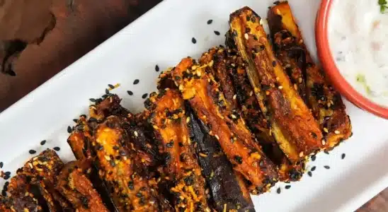 Receita de palitos de berinjela com molho que você vai adorar experimentar 3 palitos de berinjela