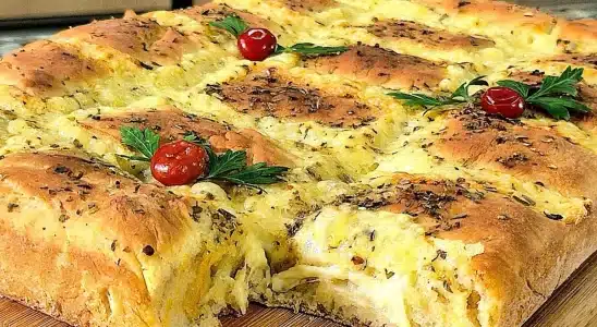 Pão caseiro recheado: parece salgado de padaria que você faz em casa mesmo 3 pão caseiro recheado