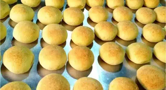 Pão de queijo mineiro que rende bastante e fica uma delícia para o lanche da tarde 4 pão de queijo