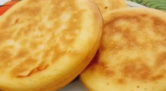 Parei de comer pão francês depois que aprendi a fazer esse pãozinho de frigideira sem trigo 1 pãozinho de frigideira