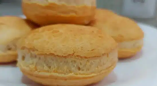 Pãozinho de polvilho para o café da manhã: dá tempo de fazer ainda hoje 3 pãozinho de polvilho