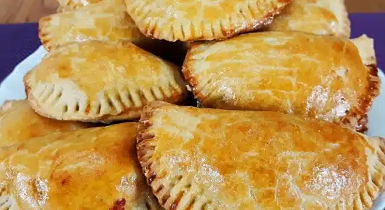 Pastel de forno: essa massa é feita com guaraná e só vai 3 ingredientes 3 pastel de forno