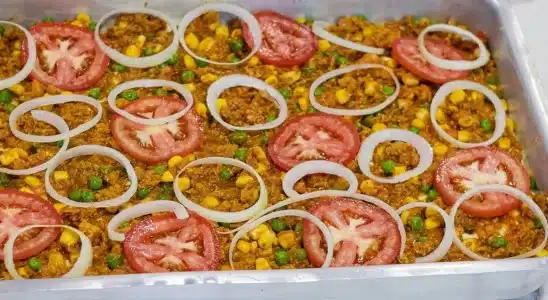 Pizza de sardinha das antigas que fazia muito sucesso nas festinhas de aniversário 1 pizza de sardinha das antigas