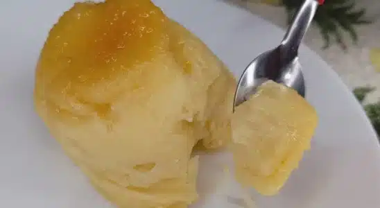 Pudim de caneca sem leite condensado com 4 ingredientes: fica pronto em poucos minutos 1 pudim de caneca