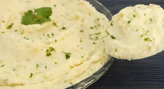 Purê de batata de restaurante: cremosidade e tempero no ponto certo 3 purê de batata