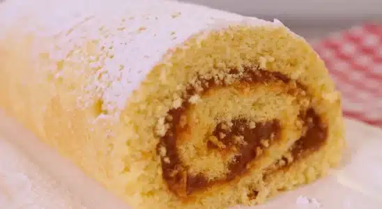 Como fazer rocambole de doce de leite igual da padaria: não existe massa mais macia que essa 3 rocambole de doce de leite