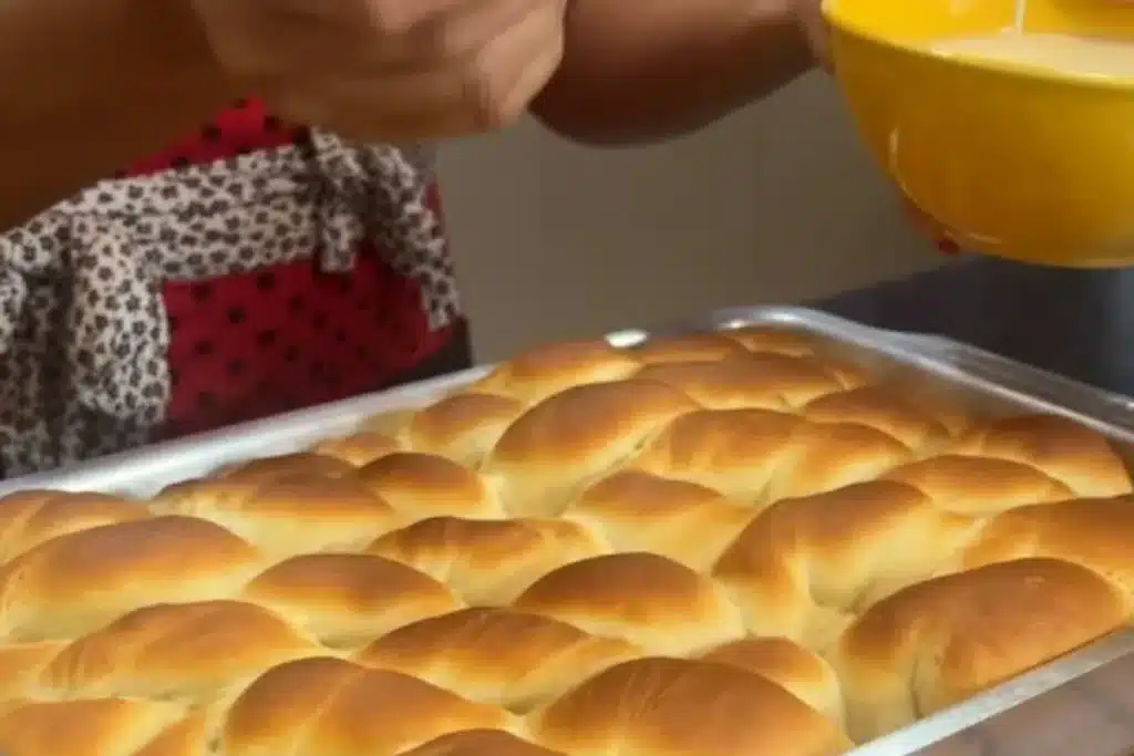 Rosca nuvem caseira macia e deliciosa que é perfeita para o café da manhã em família 4 rosca nuvem doce