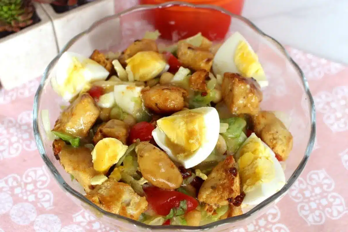 salada completa com frango