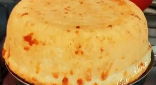 Biscoitão de polvilho na frigideira com 2 ovos para substituir o pão na hora do café 1 Biscoitão de polvilho na frigideira
