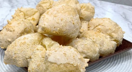 Biscoitão de polvilho mineiro com polvilho azedo e dois tipos de queijo 4 biscoitão de polvilho