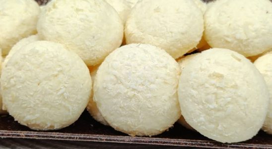 Biscoitinho amanteigado de coco: fica tão boa que dá vontade fazer e comer todo dia 4 biscoitinho amanteigado de coco