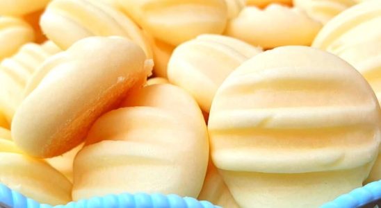 Biscoitinho de leite condensado: muito fácil de fazer daqueles que derretem na boca 2 biscoitinho de leite condensado