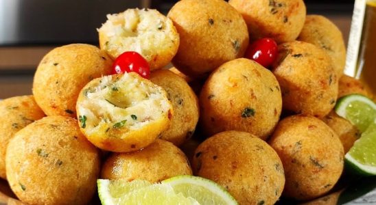 Aprenda a fazer bolinho de bacalhau sequinho por fora e molhadinho por dentro 3 bolinho de bacalhau