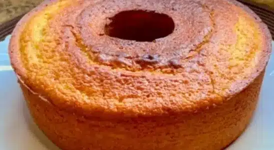 Bolo chama visita maravilhoso que minha avó fazia antigamente e fica delicioso 1 bolo chama visita