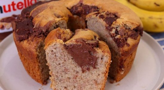 Bolo de banana com Nutella: esse bolo é irresistível e todo mundo pede mais um pedaço 1 bolo de banana com Nutella