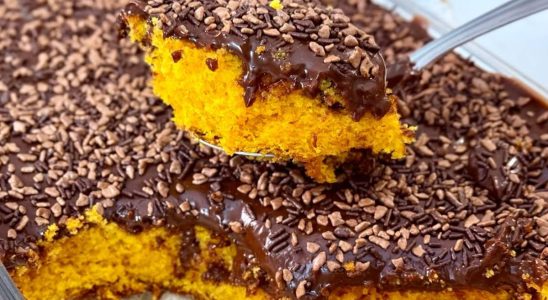 Veja como fazer um bolo de cenoura bem chocolatudo e macio para sua páscoa 2 bolo de cenoura