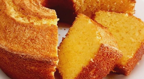 Bolo de flocão sem glúten batido no liquidificador por 3 minutos 3 bolo de flocão