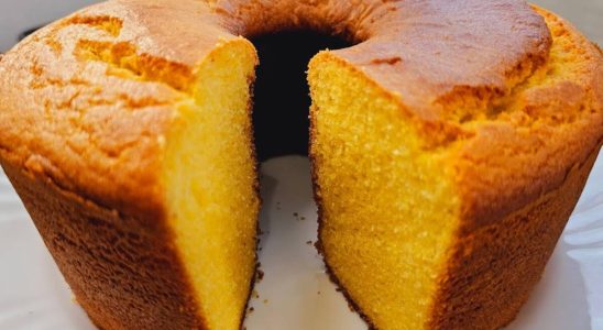 Como fazer bolo de fubá com creme de leite fofinho e macio para o café da manhã 2 bolo de fubá com creme de leite