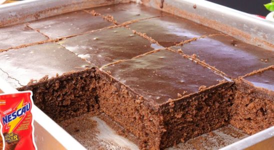 Bolo fofinho de nescau com casquinha crocante por cima: receita fácil e econômica 1 bolo fofinho de nescau