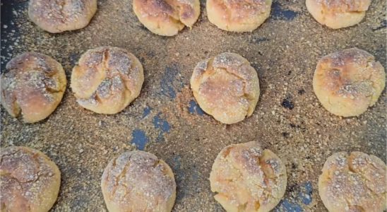 Broinha de fubá crocante por fora e fofinha por dentro: derrete na boca 2 broinha de fuba 0504 1