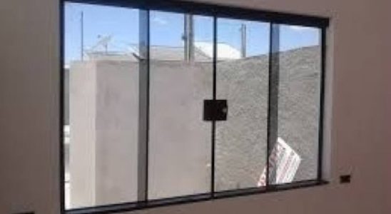 Como limpar vidros blindex do jeito certo e que não deixa manchas 2 como limpar vidros