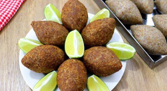 Kibe de liquidificador fica gostoso e sequinho por fora igual de salgaderia 4 kibe de liquidificador