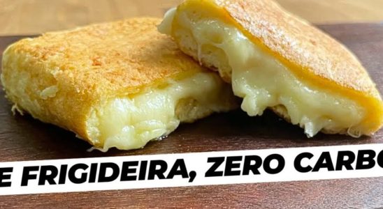Pãozinho low carb feito na frigideira que vai te dar vontade de comer todo dia 1 pãozinho low carb