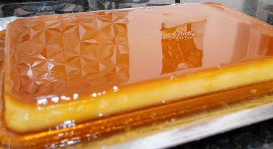 Pudim sem leite condensado: esse fica bem cremoso e não desmancha na hora de cortar 2 pudim sem leite condensado