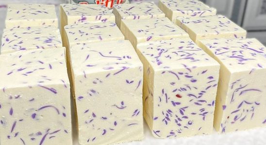 Sabão caseiro em barra que você fazer para o mês inteiro com apenas 2 litros de óleo usado 1 sabão caseiro em barra