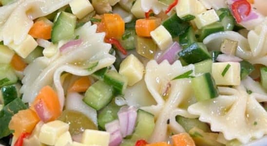 salada de macarrão)