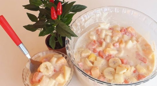 Salada de frutas deliciosa e cremosa essa não amarga na geladeira 1 saladas de frutas deliciosa