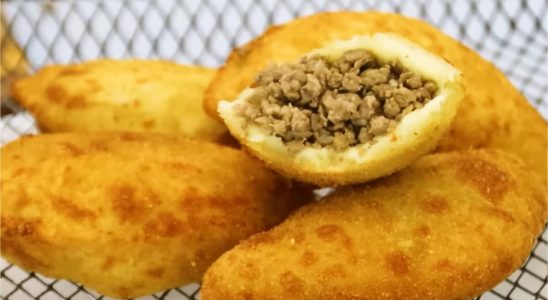 Salgado de carne moída: veja como fazer a massa e um recheio delicioso 1 Salgado de carne moída