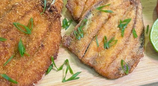 Veja como os restaurantes fazem sardinha empanada sequinha e crocante 1 sardinha empanada