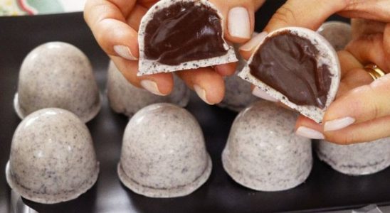 Trufa de oreo rápida e fácil de fazer para a páscoa com poucos ingredientes 1 trufa de oreo