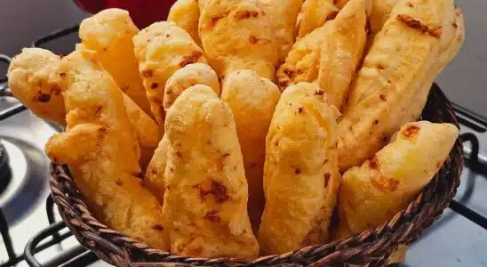 Biscoito de polvilho frito: veja qual é o segredo para não estourar 3 biscoito de polvilho frito