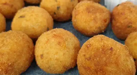 Receita de bolinho de tilápia sequinho por fora e molhadinho por dentro 3 bolinho de tilápia