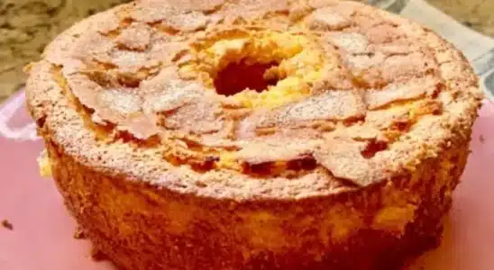 Veja o ingrediente que eu coloco nesse bolo chama visita delicioso e fofinho 2 bolo chama visita