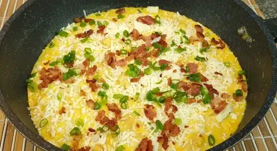 Receita divina de frango ao molho de bacon para o almoço que sua família vai adorar 1 frango ao molho de bacon