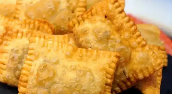 Aprenda a fazer massa de pastel de feira com as dicas de uma cozinheira famosa 2 massa de pastel de feira