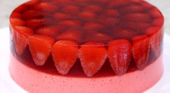 sobremesa de gelatina com morango