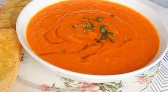 sopa de tomate