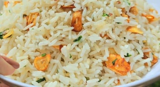 arroz ao alho e óleo
