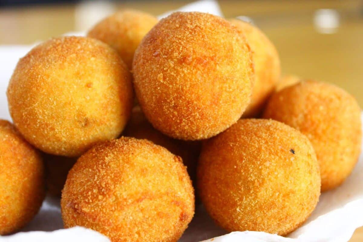 Receita de bolinha de queijo sem massa que você vai adorar e não encharca de óleo 121 bolinha de queijo sem massa