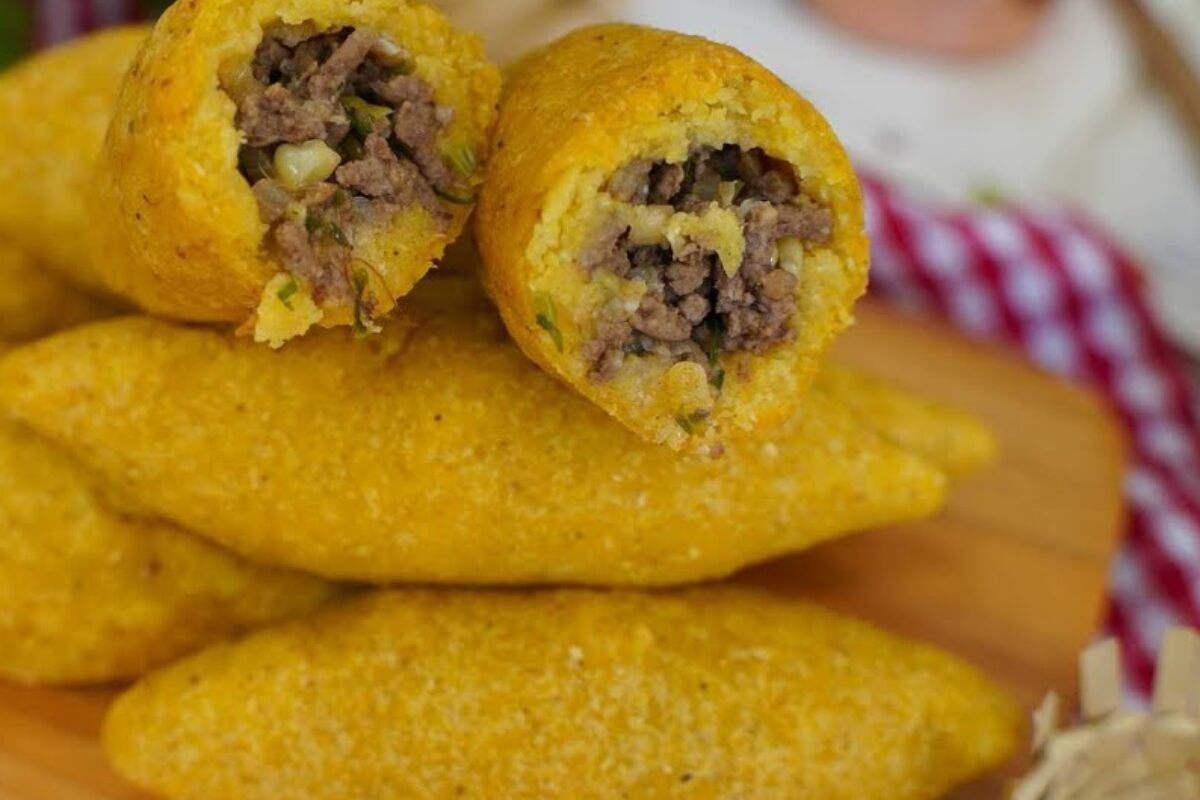 Bolinho caipira recheado muito fácil de fazer que é impossível comer apenas um 91 bolinho caipira recheado