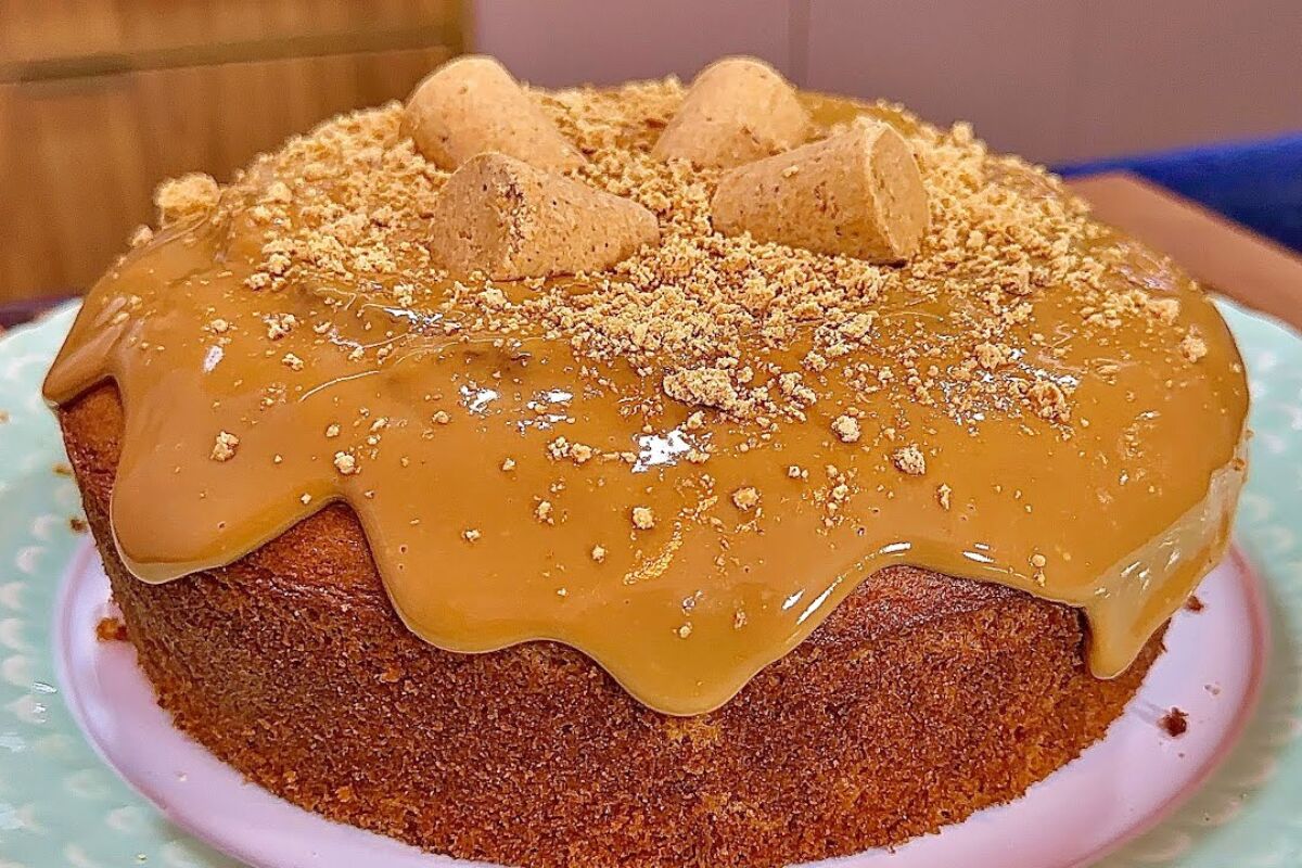 Bolo de paçoca caseirinho com doce de leite que é a cara desse mês junino 5 bolo de paçoca