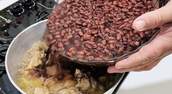 feijão com costelinha de porco