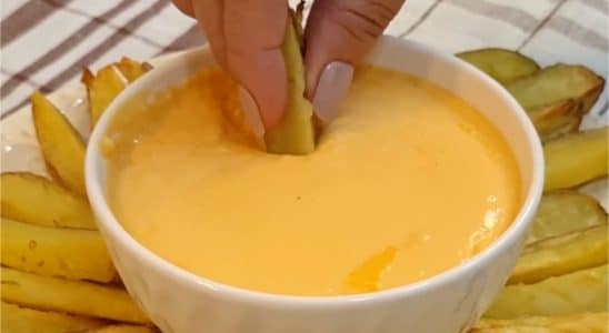 molho cheddar caseiro