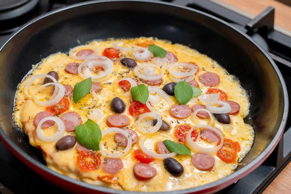 Pizza de frigideira fácil e deliciosa para conquistar todo mundo na hora do lanche 31 pizza de frigideira