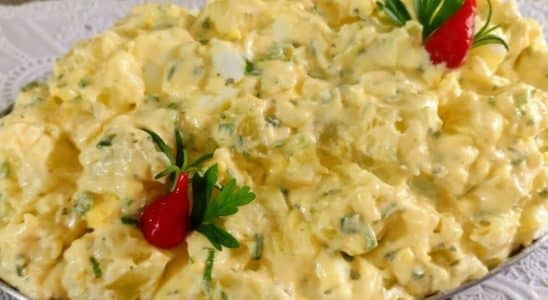 salada de batata com ovos