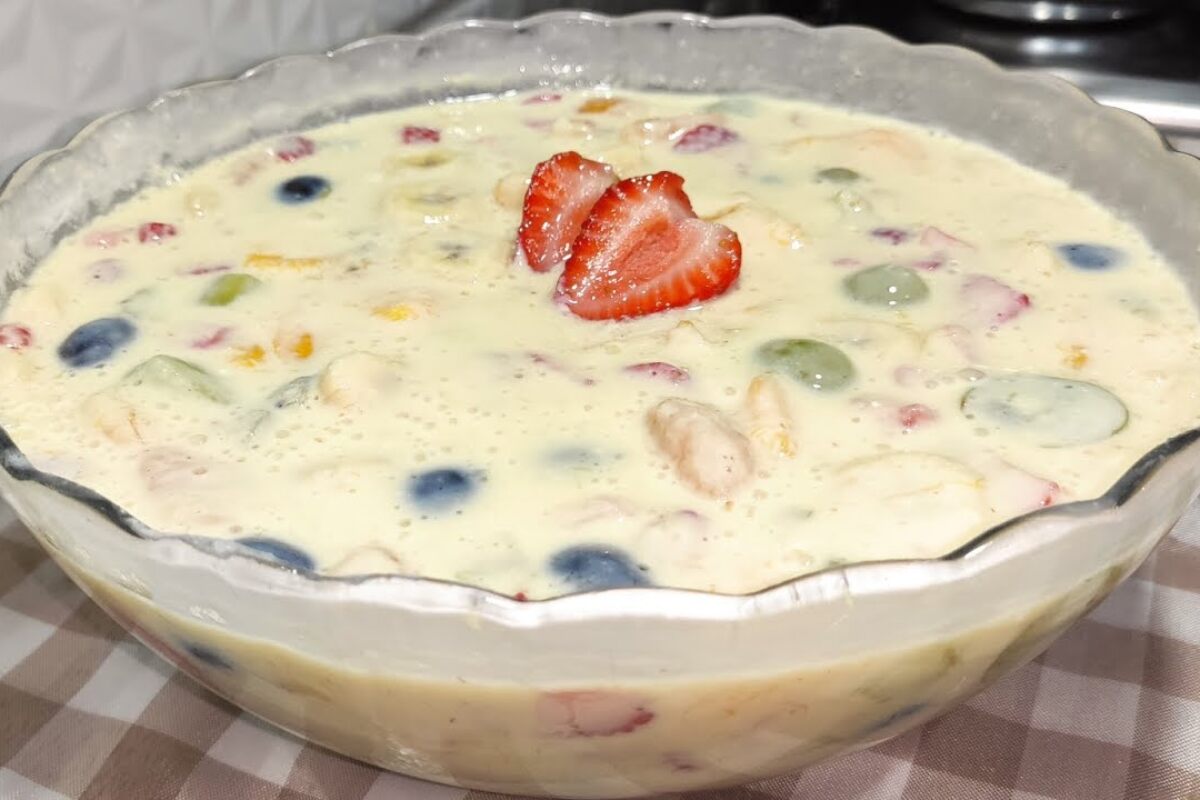 salada de frutas cremosa